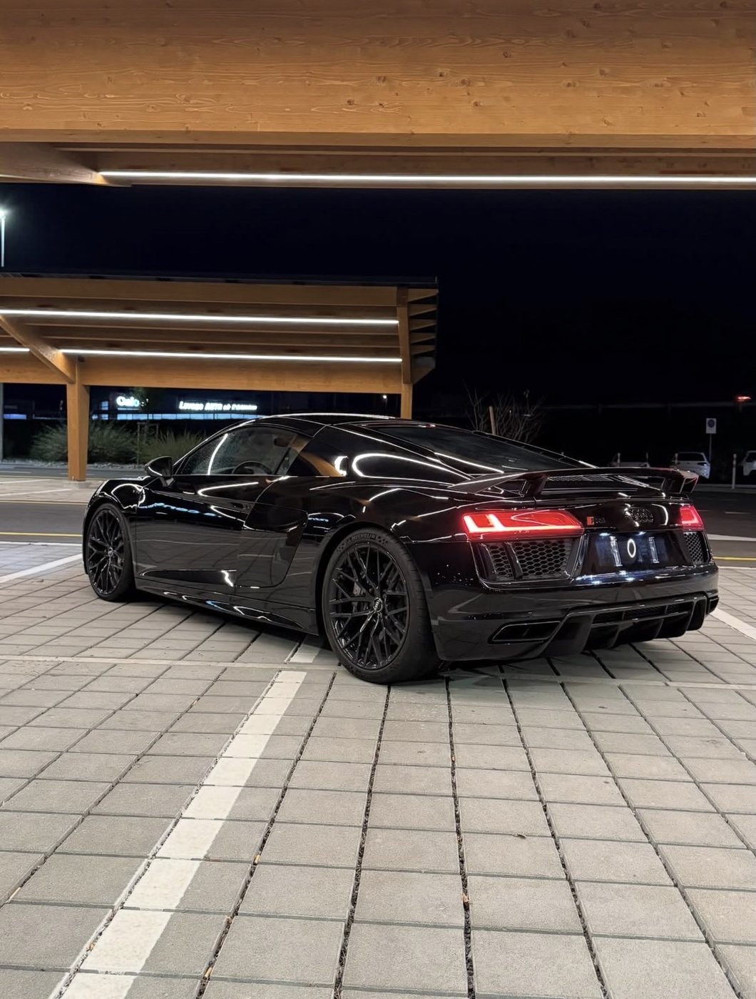 Audi R8 V10 Plus — vue 3