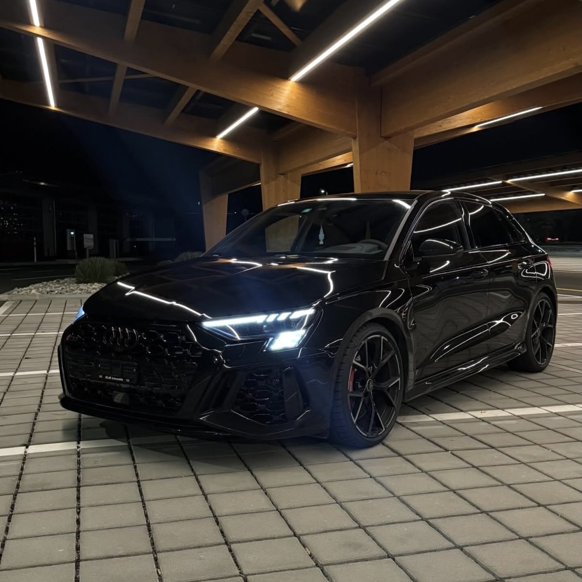 Audi RS3 Sportback 2023 à louer chez Julius Rent